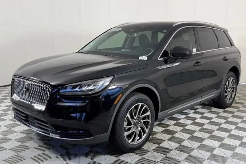 2021 Lincoln Corsair Standard photo 1