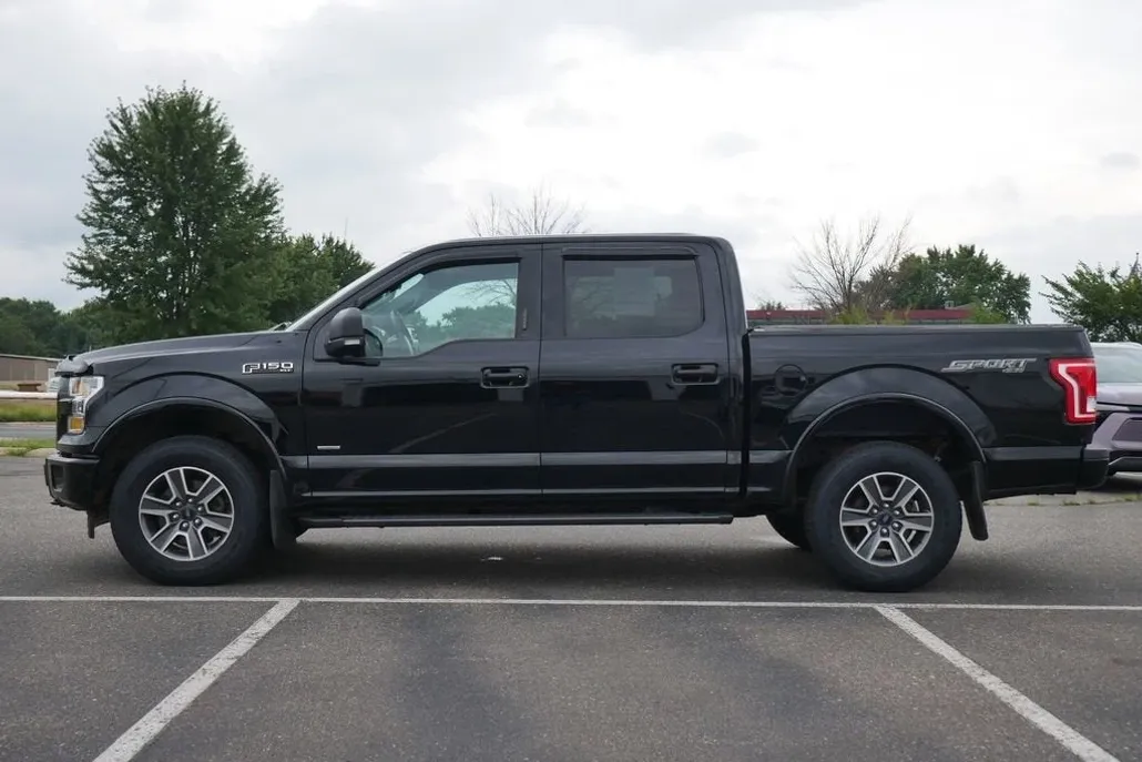 2017 Ford F-150 XLT photo 1