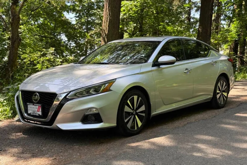 2019 Nissan Altima 2.5 SV photo 1