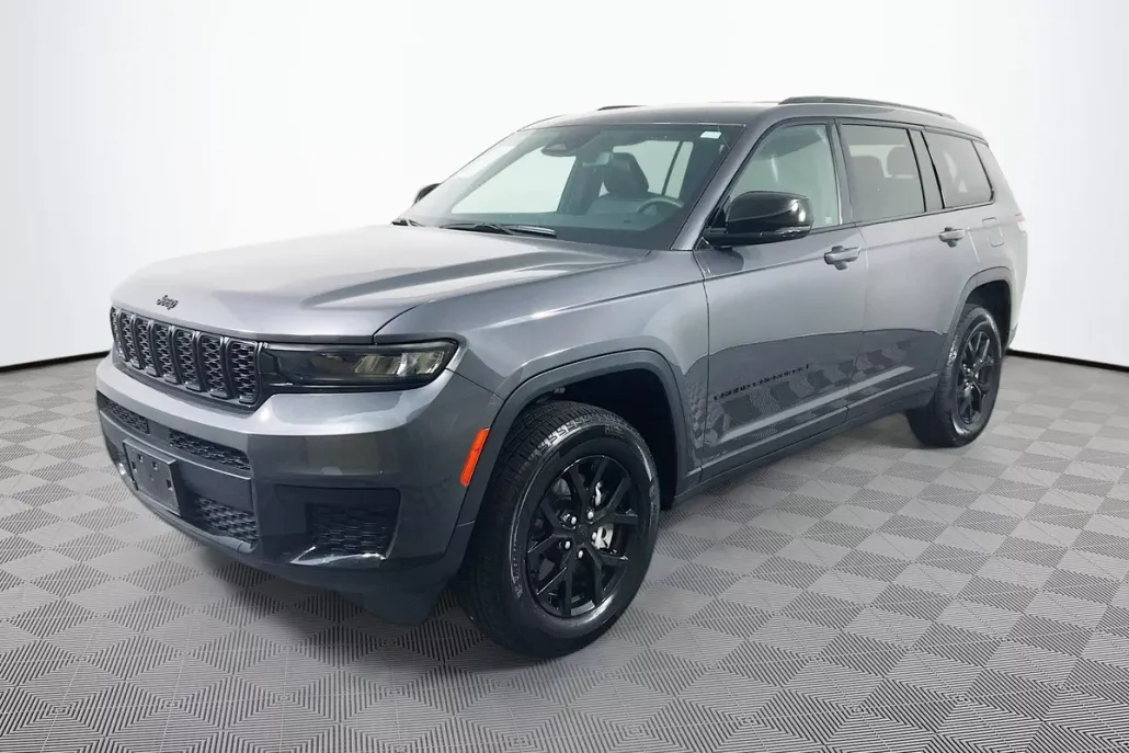 2024 Jeep Grand Cherokee Altitude photo 1