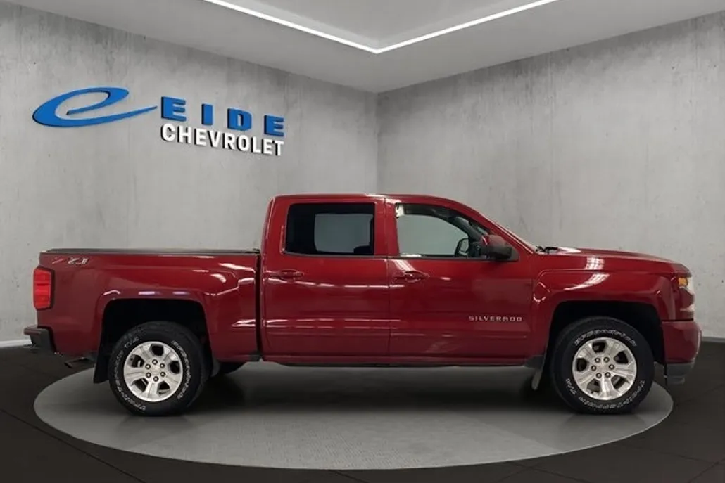 2018 Chevrolet Silverado 1500 LT photo 1