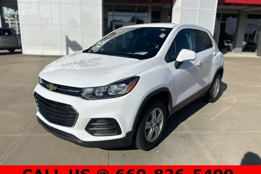 2020 Chevrolet Trax LS photo 1
