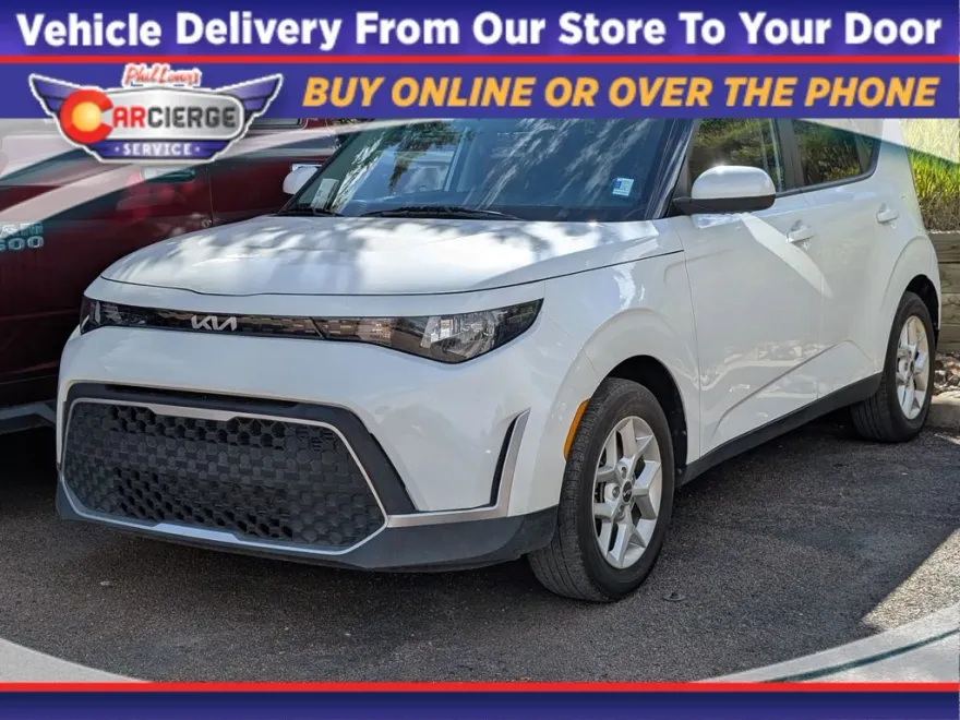 2023 Kia Soul LX photo 1