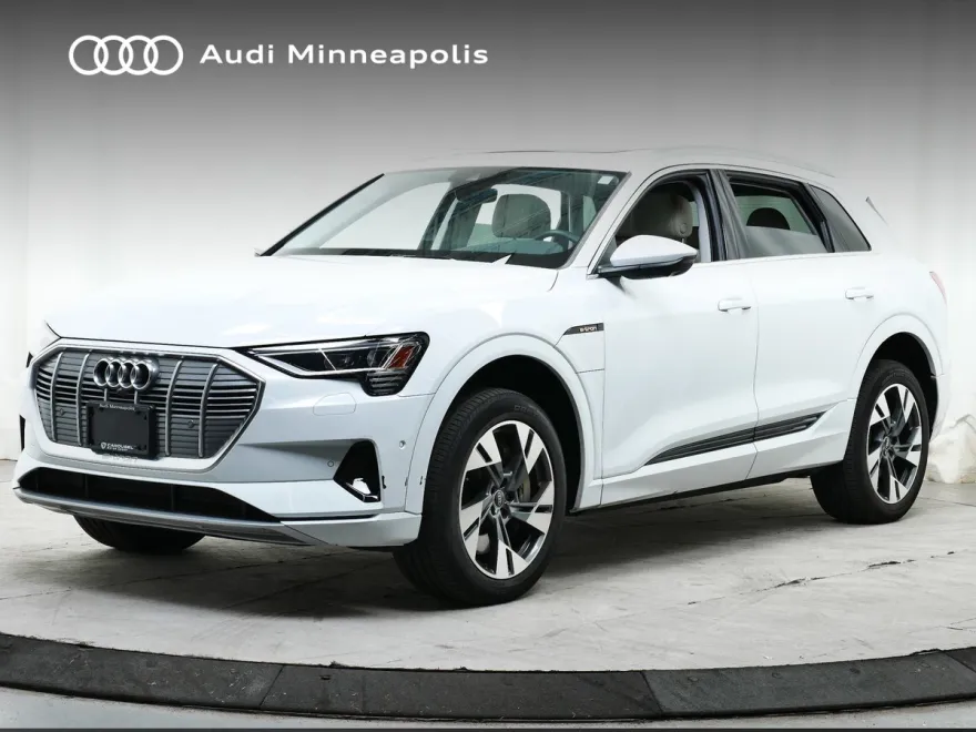 2022 Audi e-tron Premium Plus photo 1