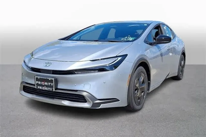 2026 Toyota Prius Plug-in Hybrid SE photo 1