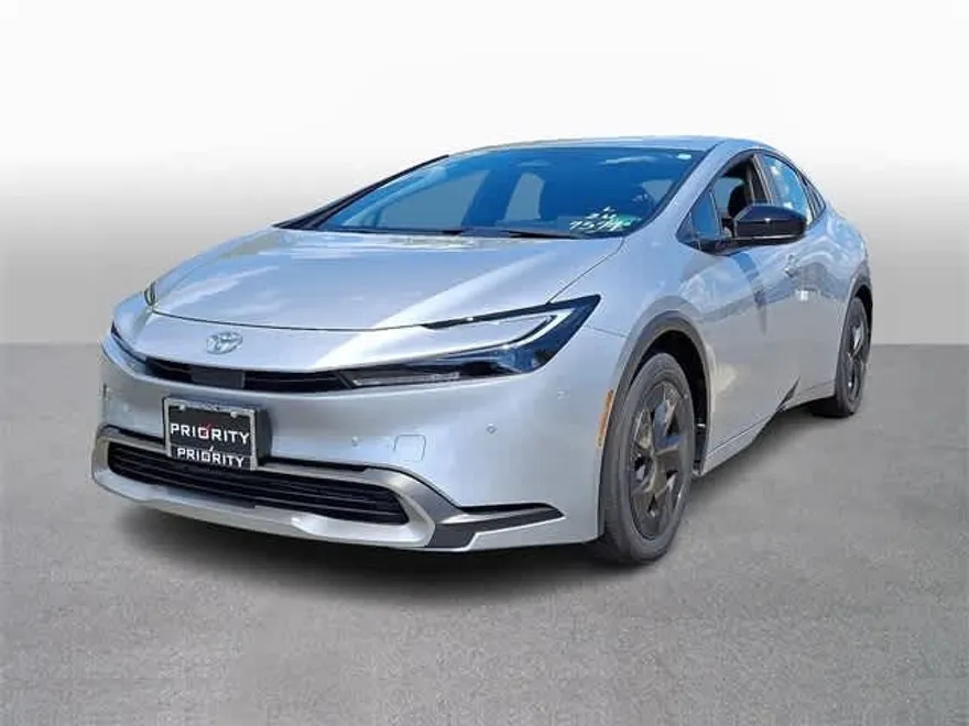 2026 Toyota Prius Plug-in Hybrid SE photo 1