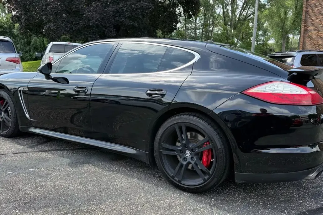2013 Porsche Panamera Turbo photo 1