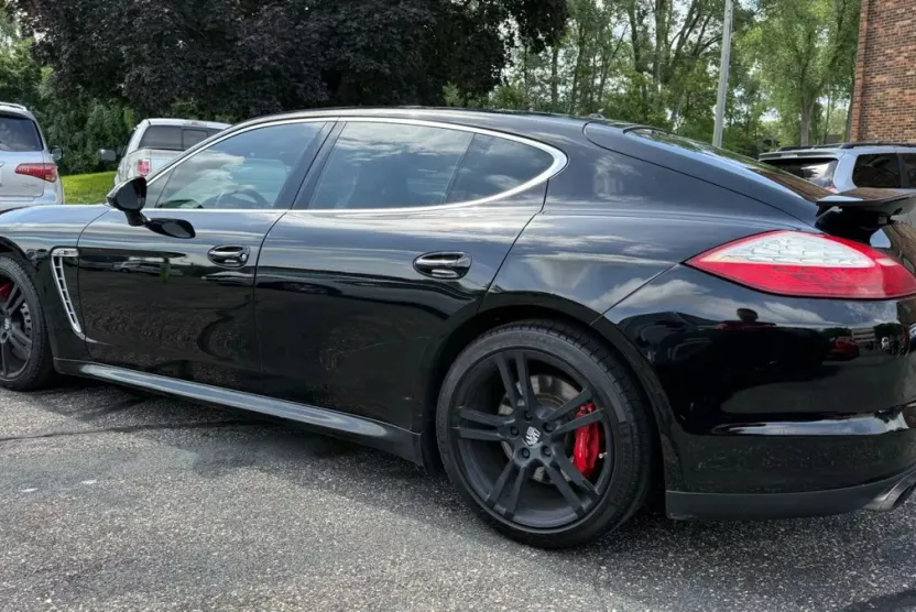2013 Porsche Panamera Turbo photo 1