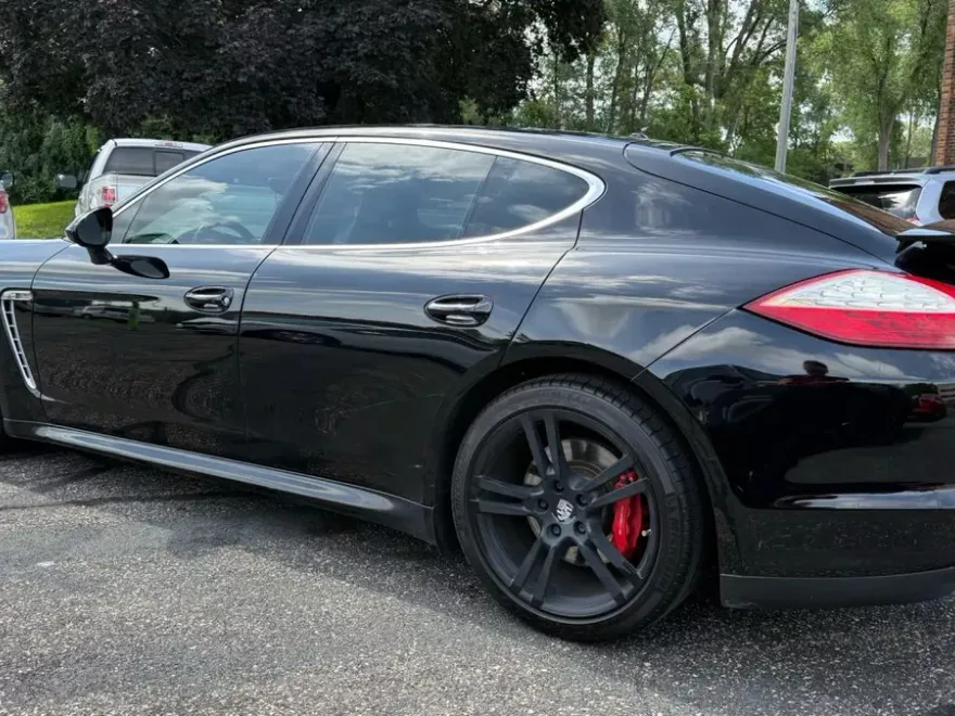 2013 Porsche Panamera Turbo photo 1