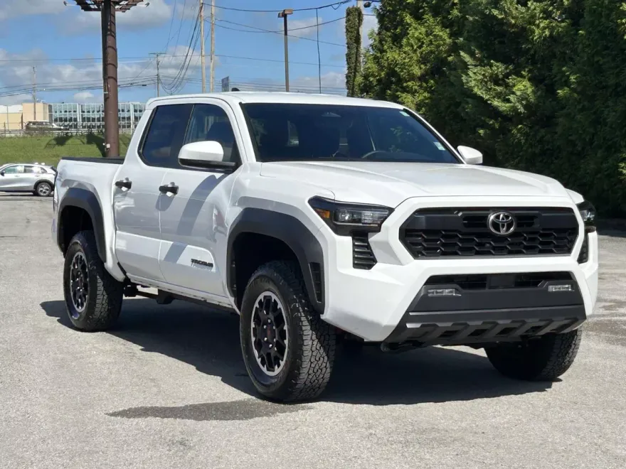 2025 Toyota Tacoma 4x4 SR Double Cab photo 1