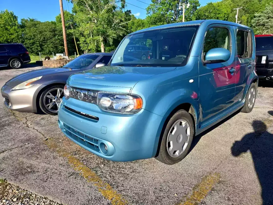 2010 Nissan Cube S photo 1