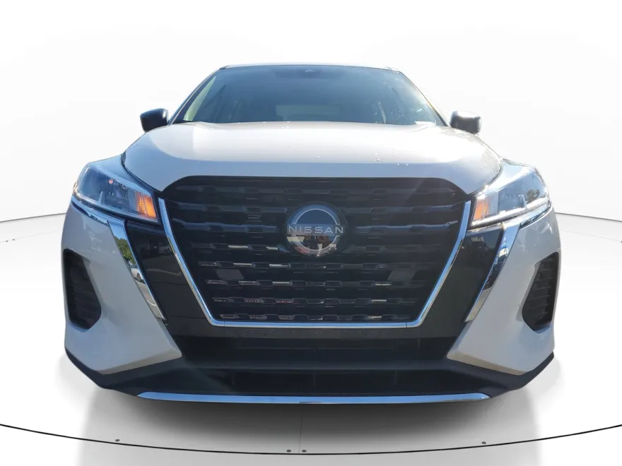 2024 Nissan Kicks S photo 1