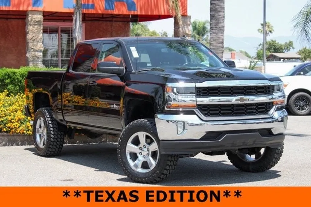 2017 Chevrolet Silverado 1500 LT photo 1