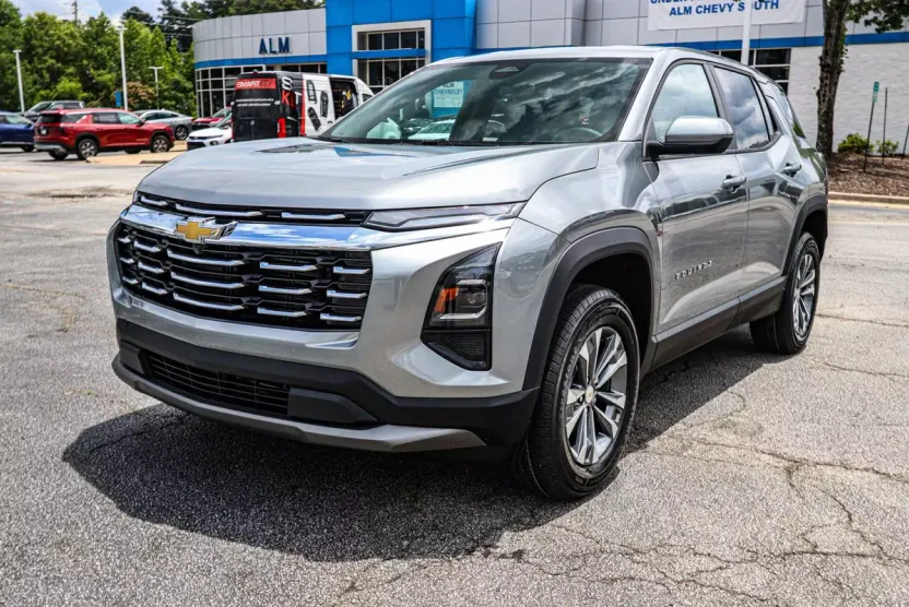 2026 Chevrolet Equinox LT photo 1