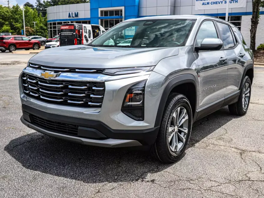 2026 Chevrolet Equinox LT photo 1