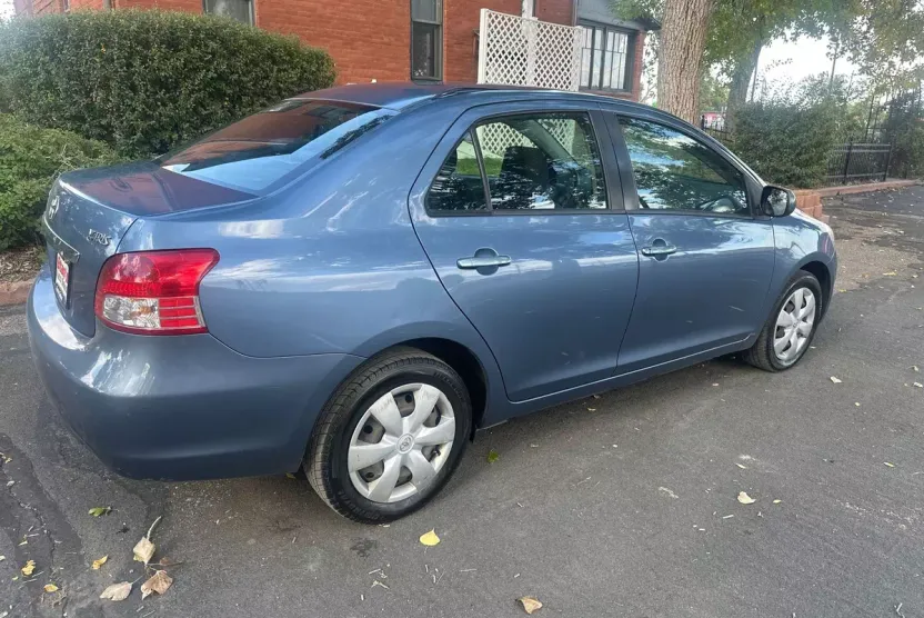 2008 Toyota Yaris Base photo 1