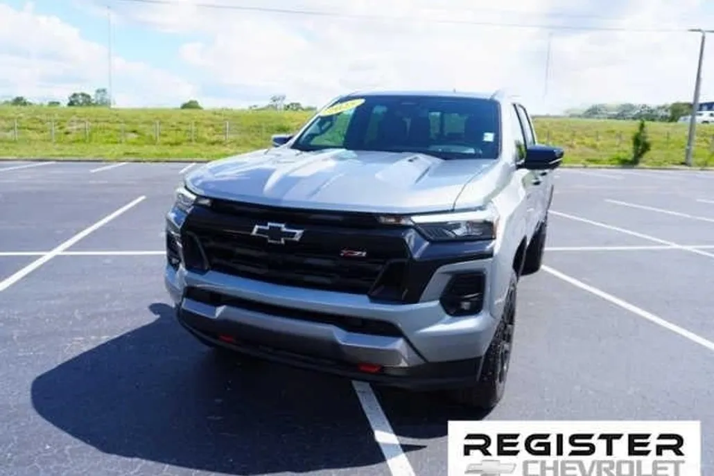 2025 Chevrolet Colorado Z71 photo 1