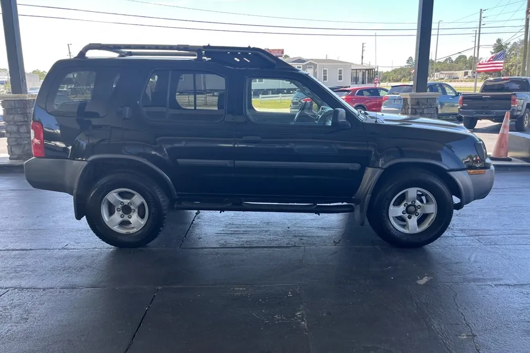 2004 Nissan Xterra XE photo 1