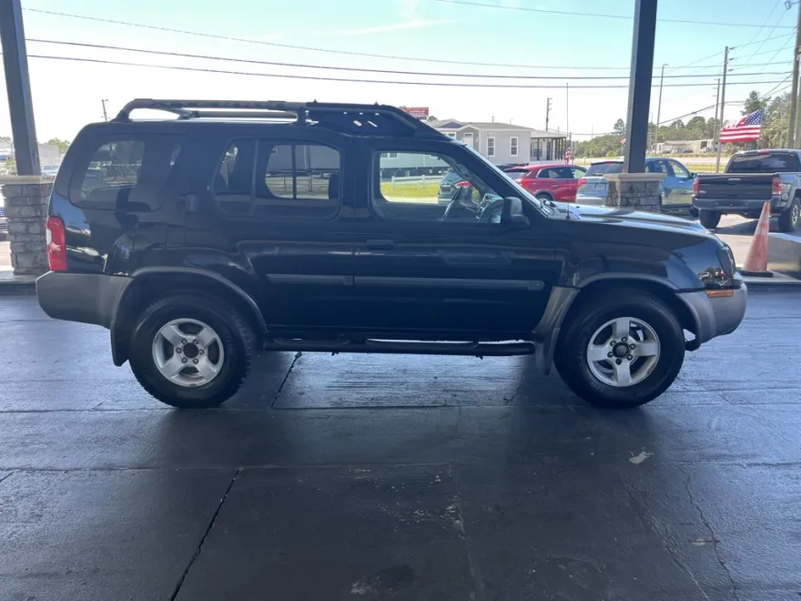 2004 Nissan Xterra XE photo 1