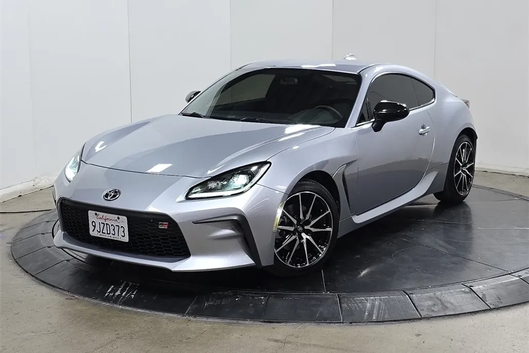 2023 Toyota GR86 photo 1