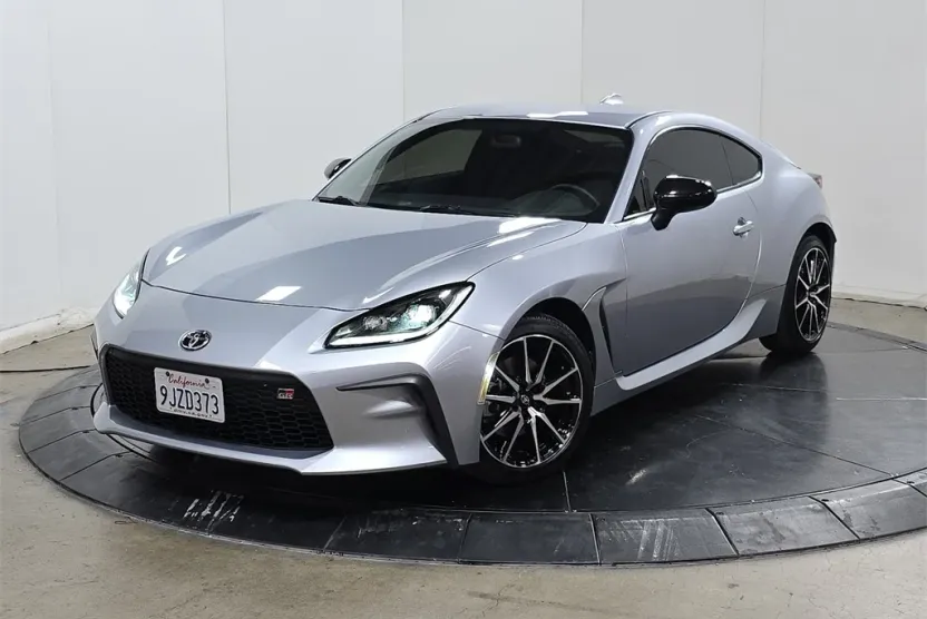 2023 Toyota GR86 photo 1