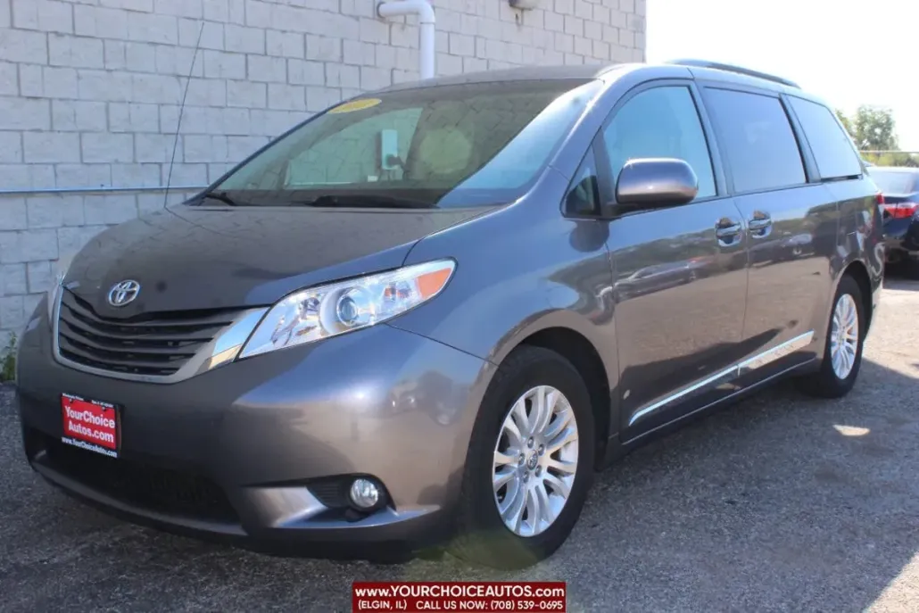2011 Toyota Sienna XLE photo 1
