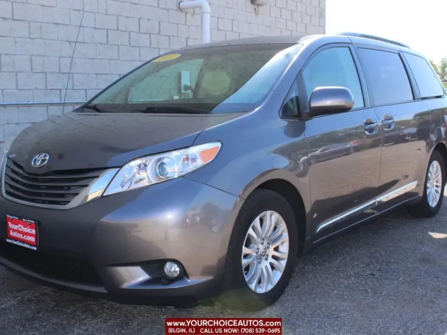 2011 Toyota Sienna XLE photo 1