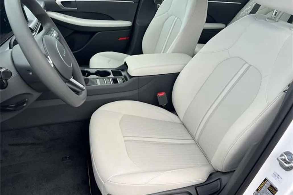 2026 Hyundai Sonata SE photo 1
