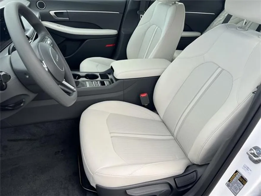2026 Hyundai Sonata SE photo 1