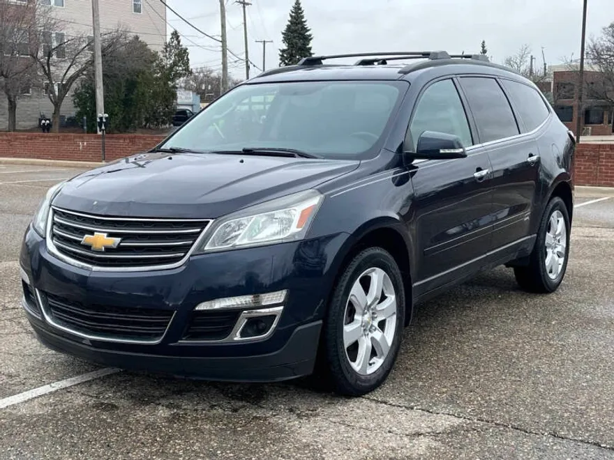 2016 Chevrolet Traverse 1LT photo 1