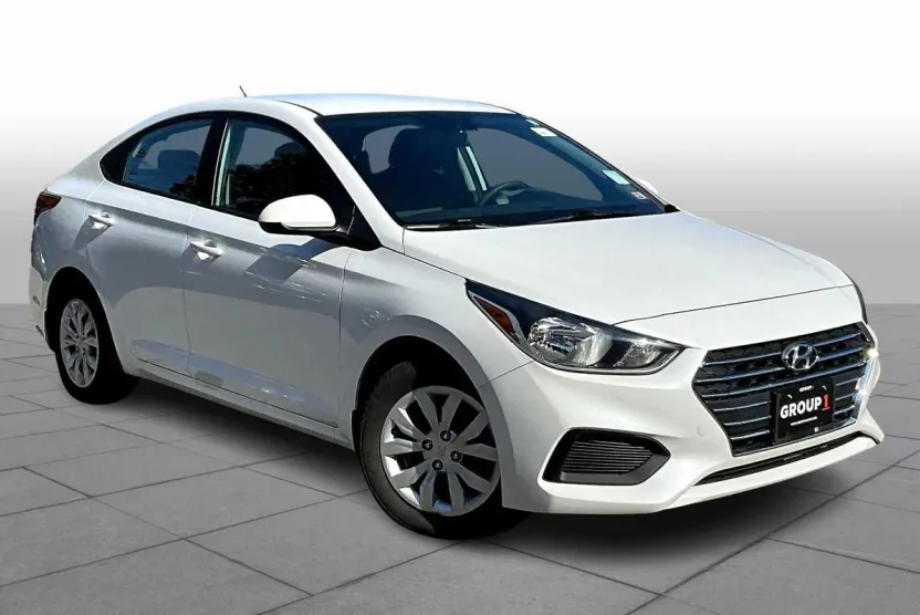 2022 Hyundai Accent SE photo 1