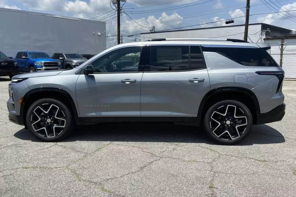 2025 Chevrolet Traverse High Country photo 1