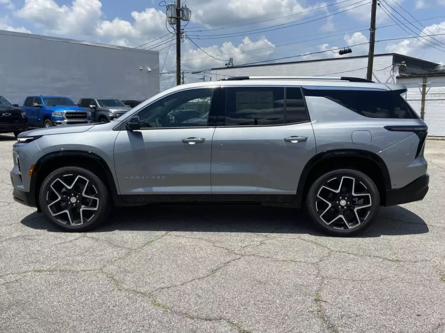 2025 Chevrolet Traverse High Country photo 1