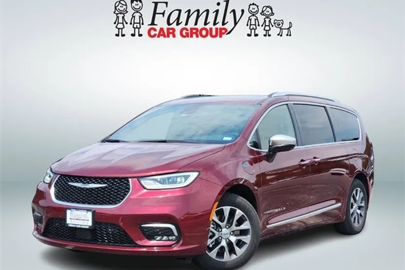 2023 Chrysler Pacifica Hybrid Pinnacle photo 1