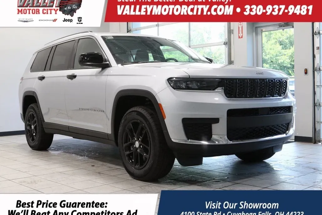 2023 Jeep Grand Cherokee Laredo photo 1
