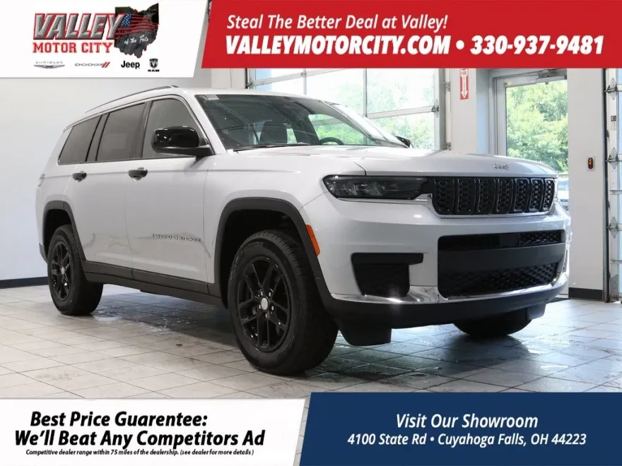 2023 Jeep Grand Cherokee Laredo photo 1