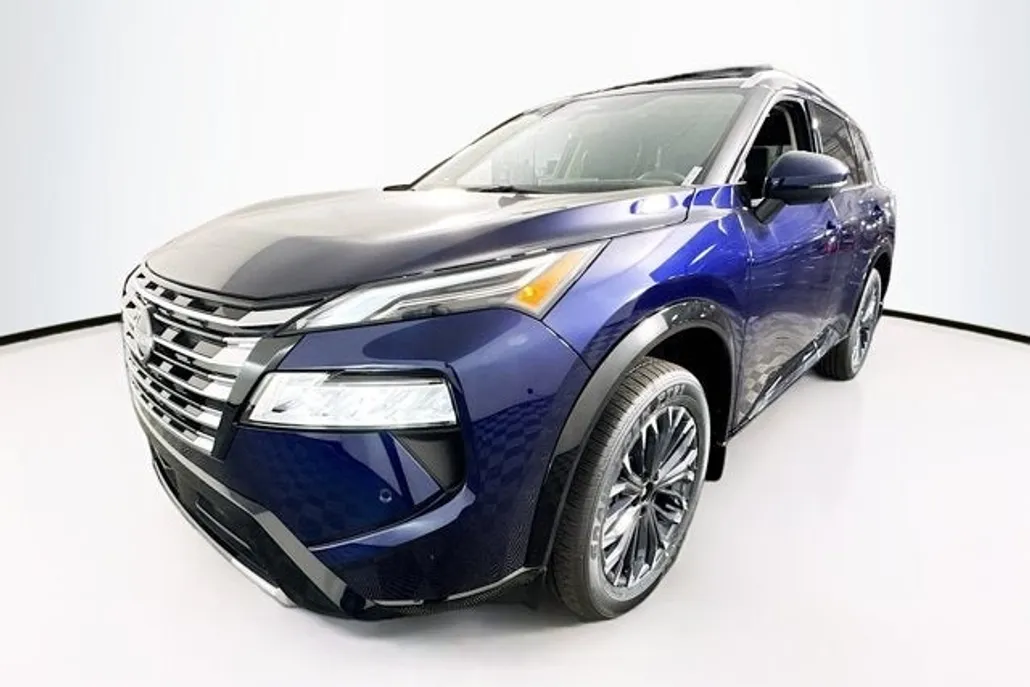2026 Nissan Rogue Platinum photo 1