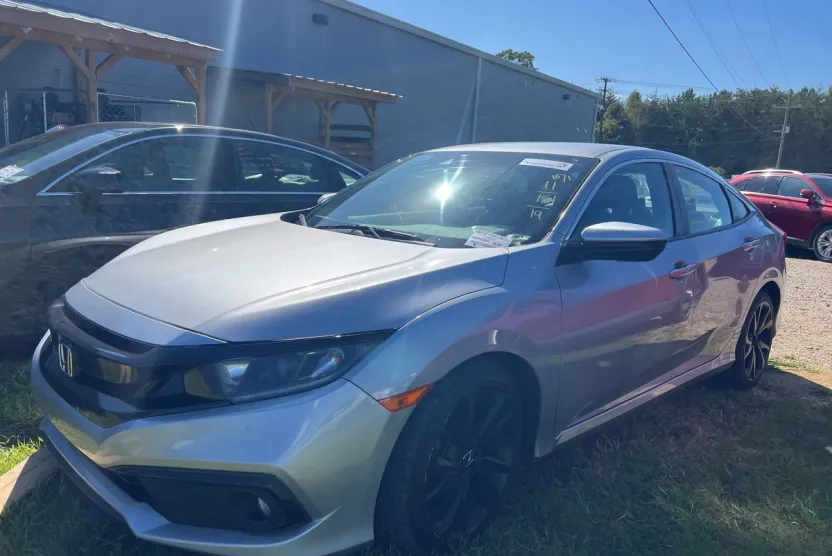 2019 Honda Civic Sport photo 1