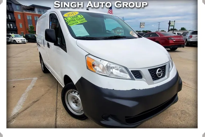 2017 Nissan NV200 S photo 1