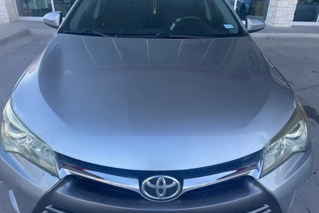 2016 Toyota Camry XLE photo 1