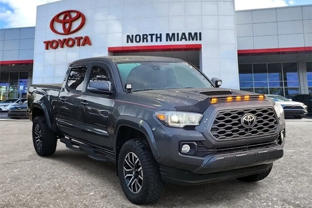 2023 Toyota Tacoma TRD Sport photo 1