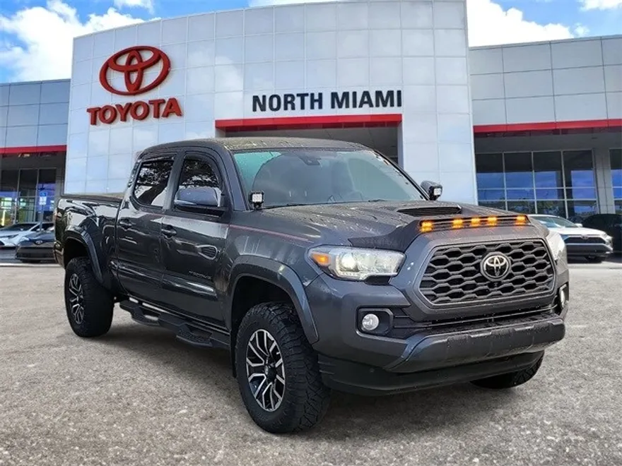 2023 Toyota Tacoma TRD Sport photo 1