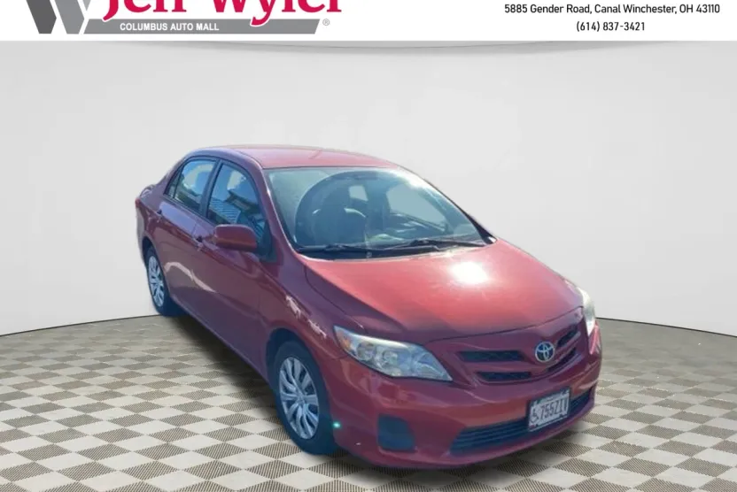 2012 Toyota Corolla LE photo 1