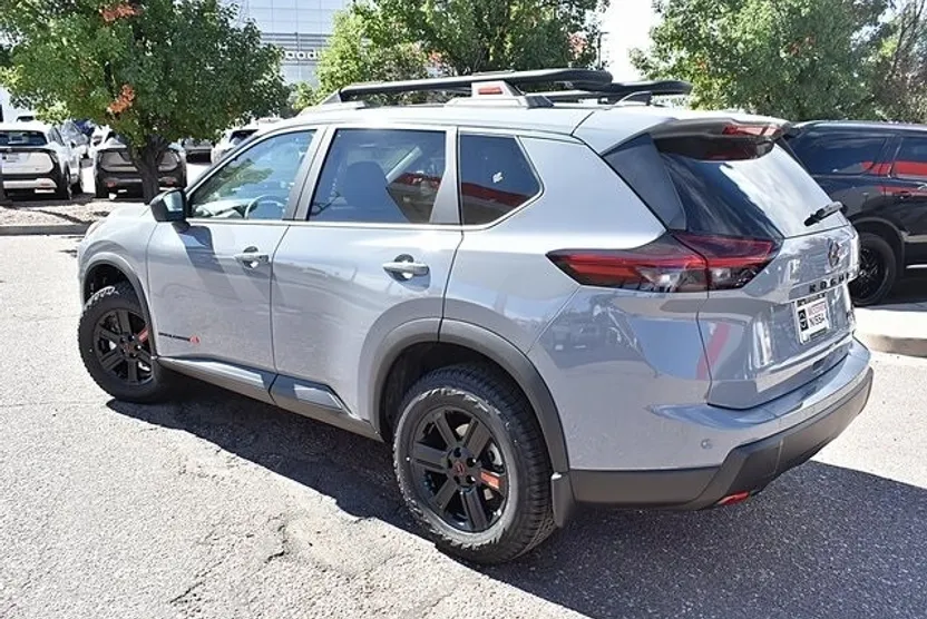 2026 Nissan Rogue SV photo 1