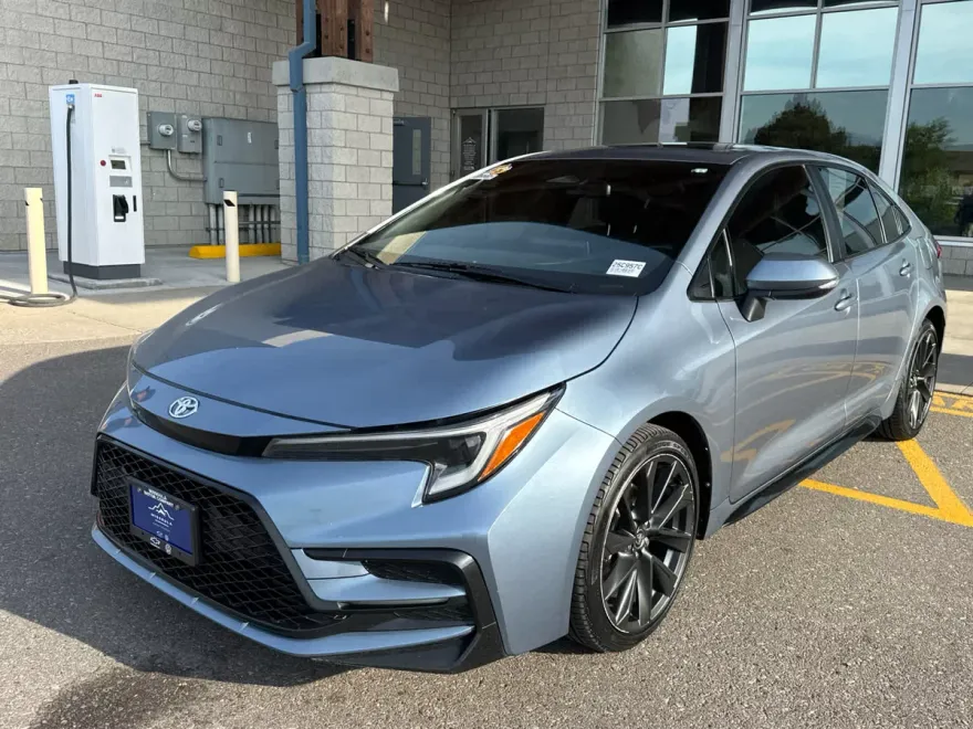 2023 Toyota Corolla XSE photo 1