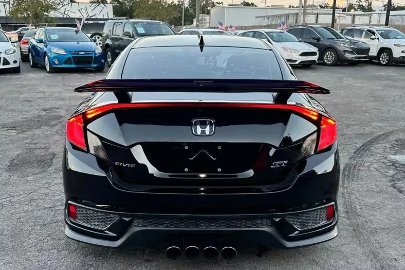 2017 Honda Civic Si photo 1