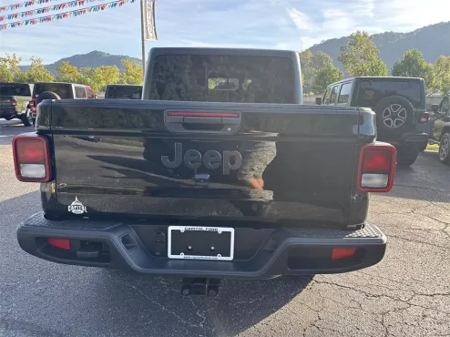 2021 Jeep Gladiator Sport photo 4