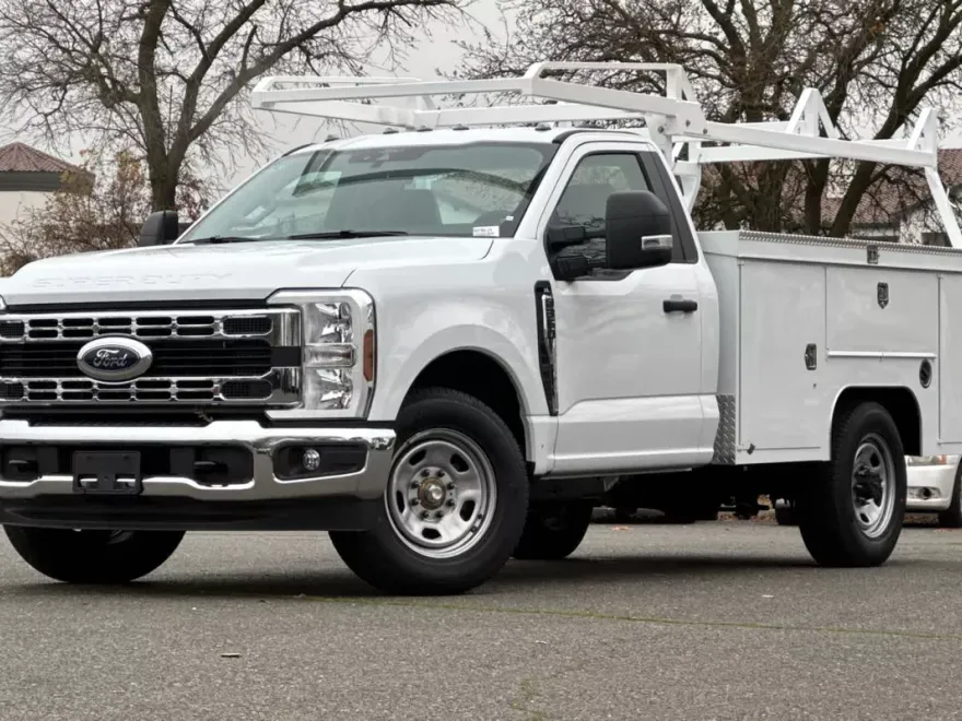 2024 Ford F-350 XL photo 1