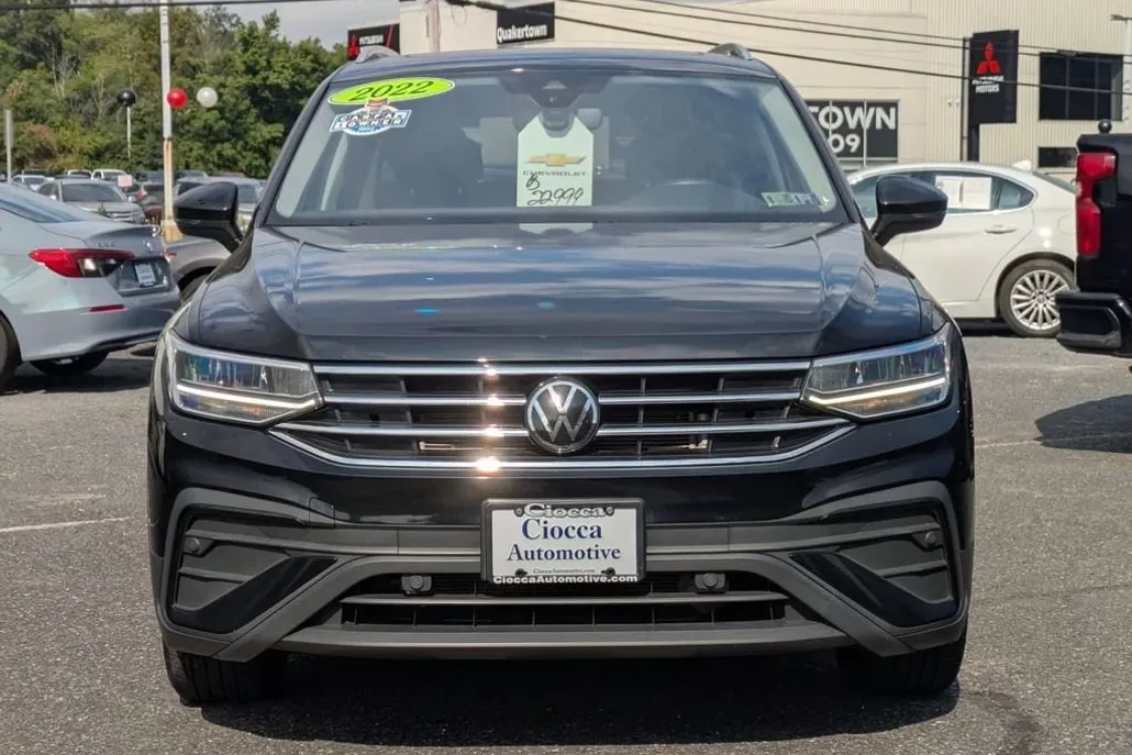 2022 Volkswagen Tiguan SE photo 1