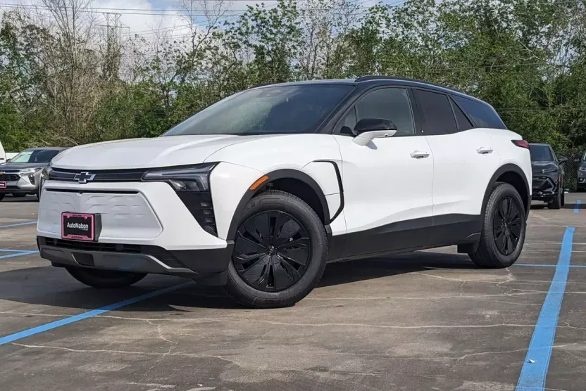 2025 Chevrolet Blazer EV photo 1